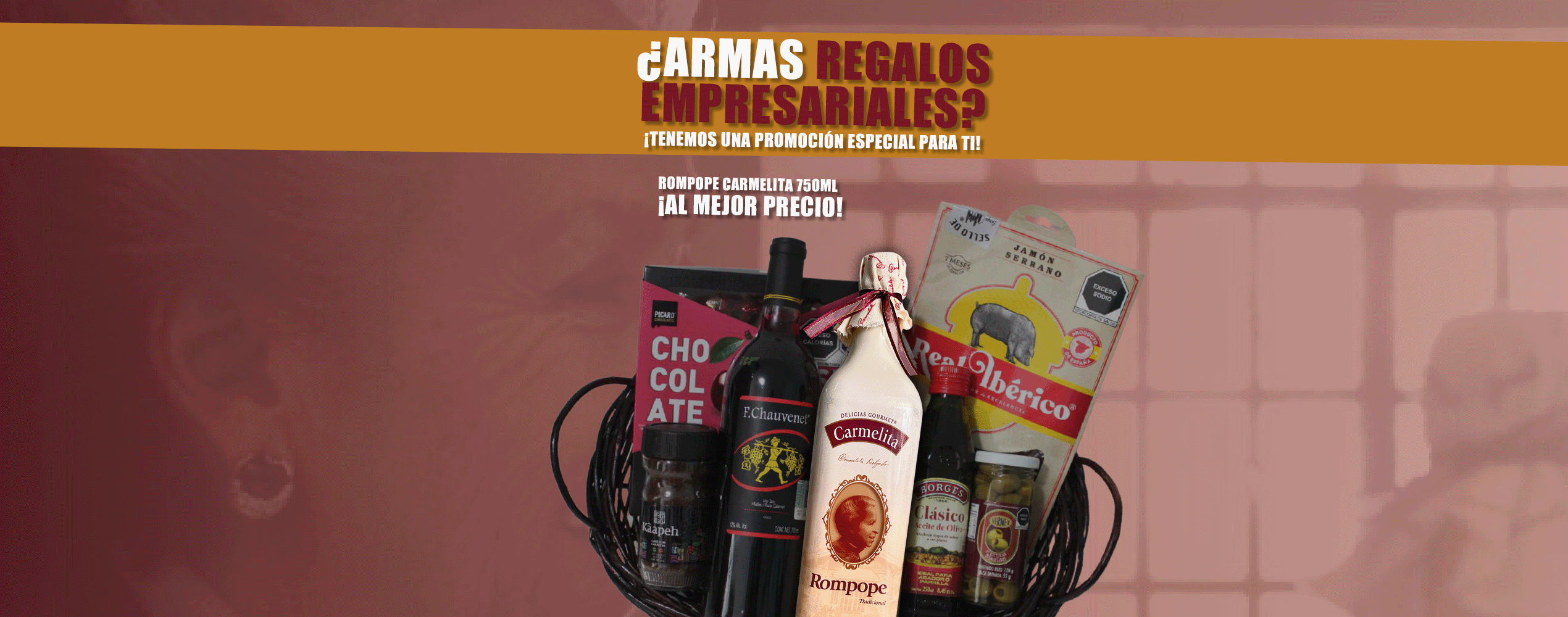 Rompope Carmelita en canasta navideña de regalo. Perfecto para obsequios de fin de año. Sabor tradicional artesanal.